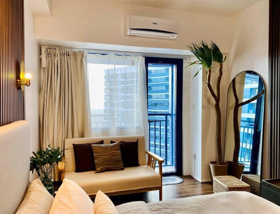 Muji-Inspired Home-Tel In The Heart Of Makati Manila Exterior photo