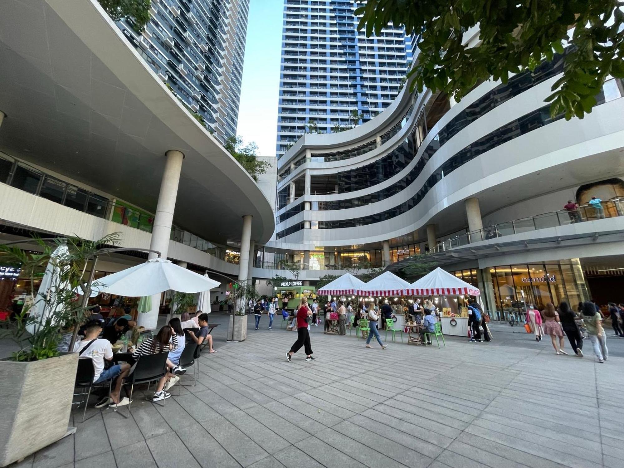 Muji-Inspired Home-Tel In The Heart Of Makati Manila Exterior photo